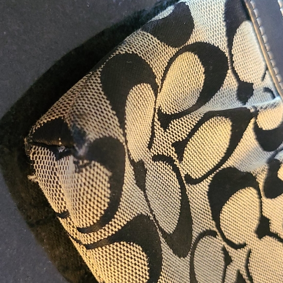 COACH Wristlet - Picture 5 of 7